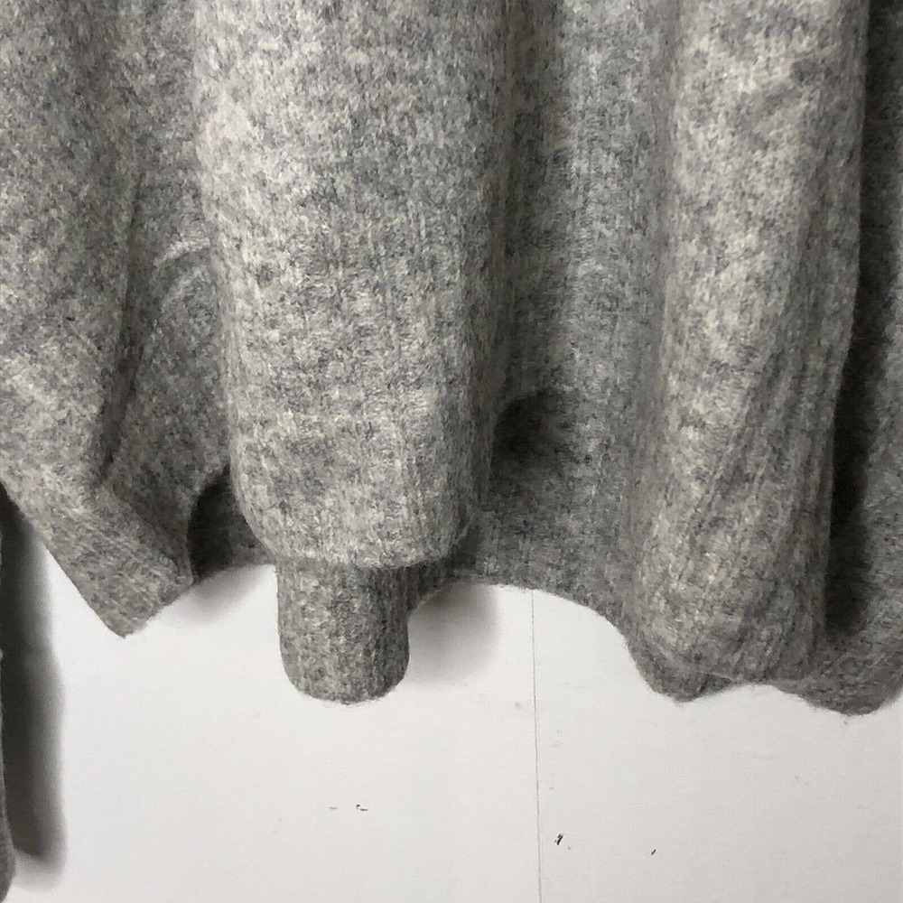 NWT Elan Womens V Neck Sweater Size Large Gray Lightweight Soft & Cozy - Picture 9 of 12